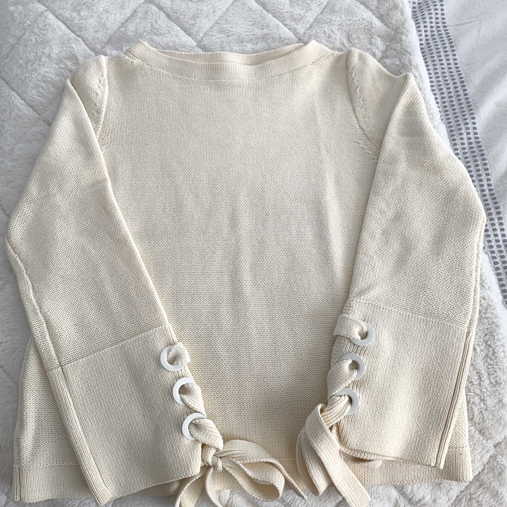 Ivory Ann Taylor sweater in perfect condition
